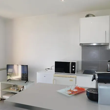 Cozy T2 Blue Beach With Parking And Pool Αντίμπ