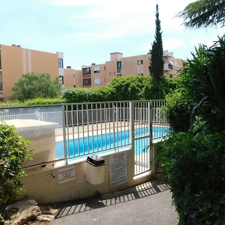 Διαμέρισμα Cozy T2 Blue Beach With Parking And Pool Αντίμπ